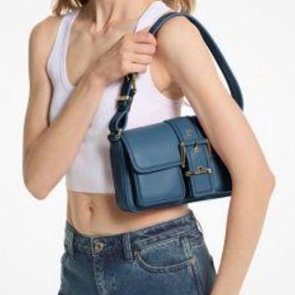 Michael Kors MK Colby Medium Leather Shoulder Bag  NWT - Picture 2 of 14